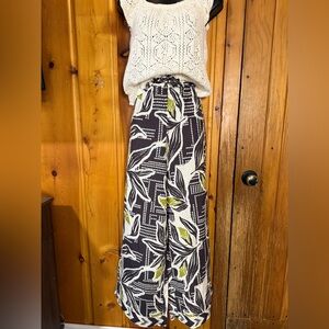 Women’s Boho Wide Leg Pants
Leaf print Brown Cream Green
Small